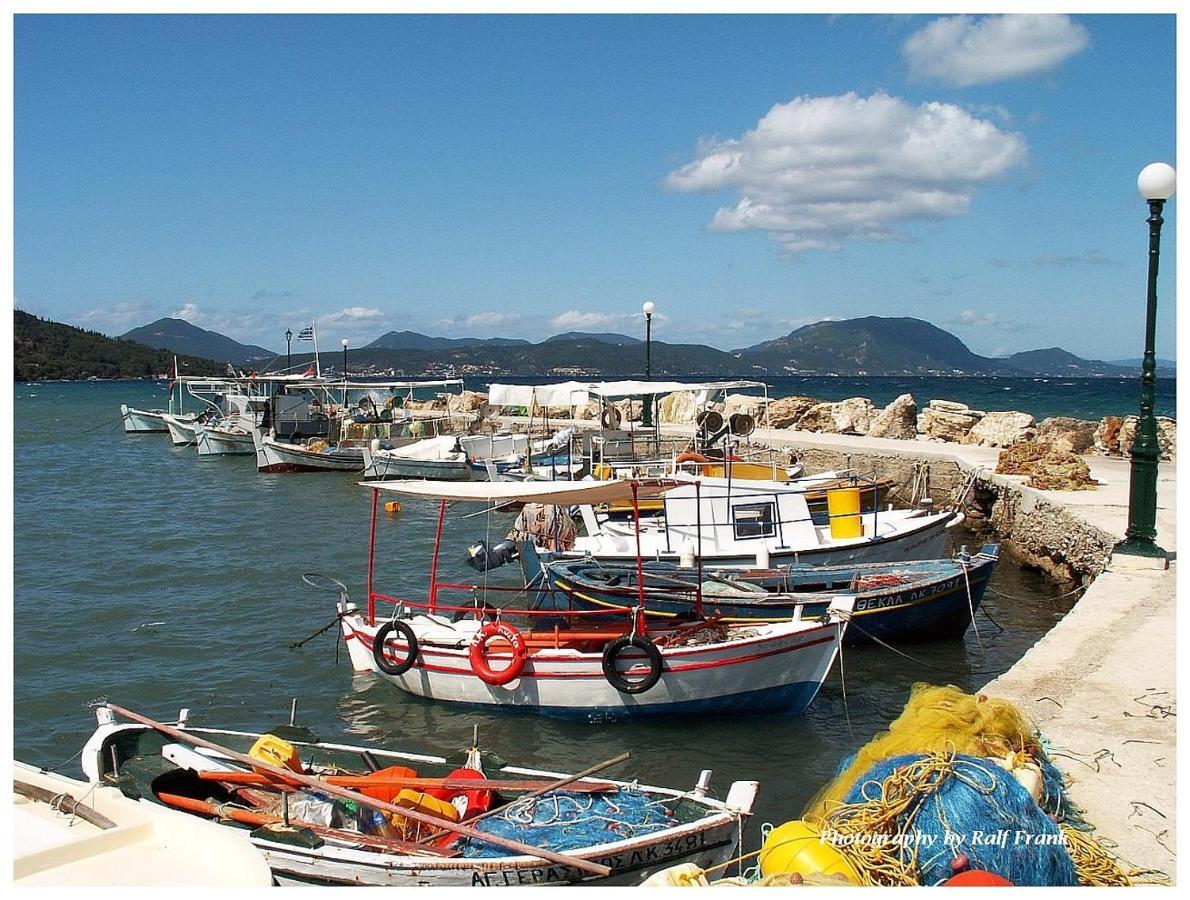Traditional Fishing Village Apartments Mpoukaris Extérieur photo